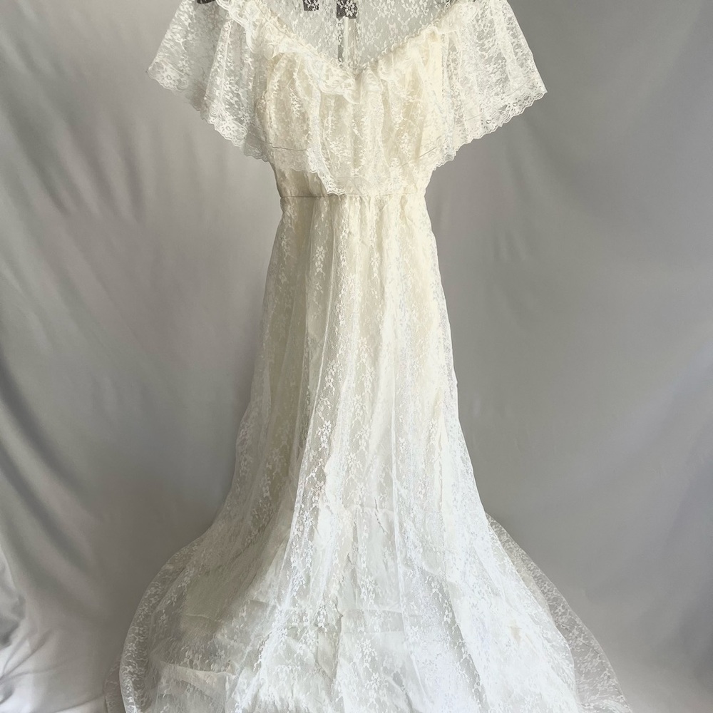 Vintage Ruffled Tiered Off-Shoulder Bridal Gown - Picture 5 of 12